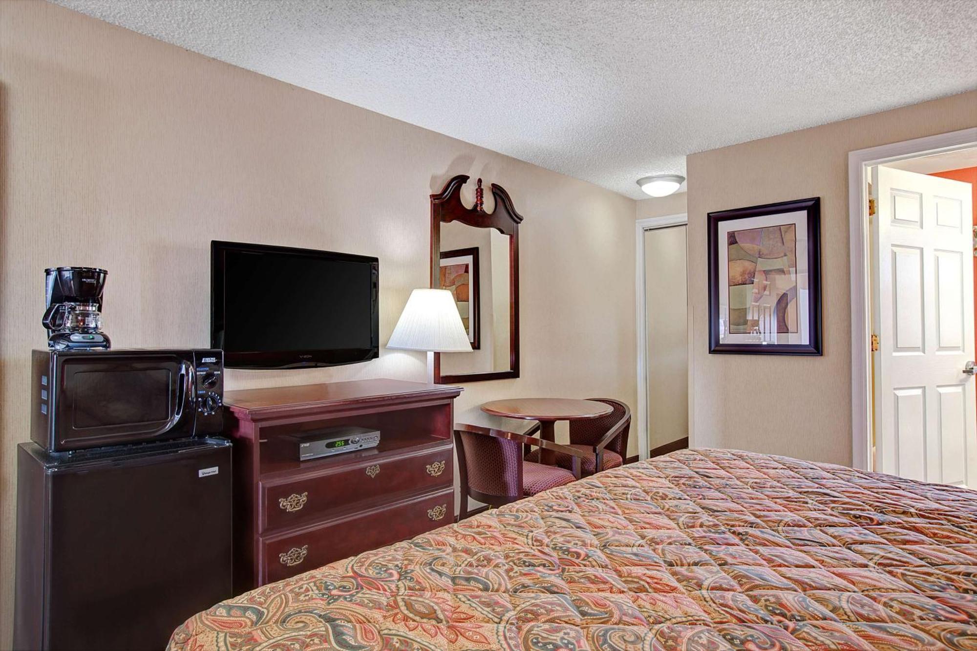 Days Inn By Wyndham Ridgefield Nj Εξωτερικό φωτογραφία